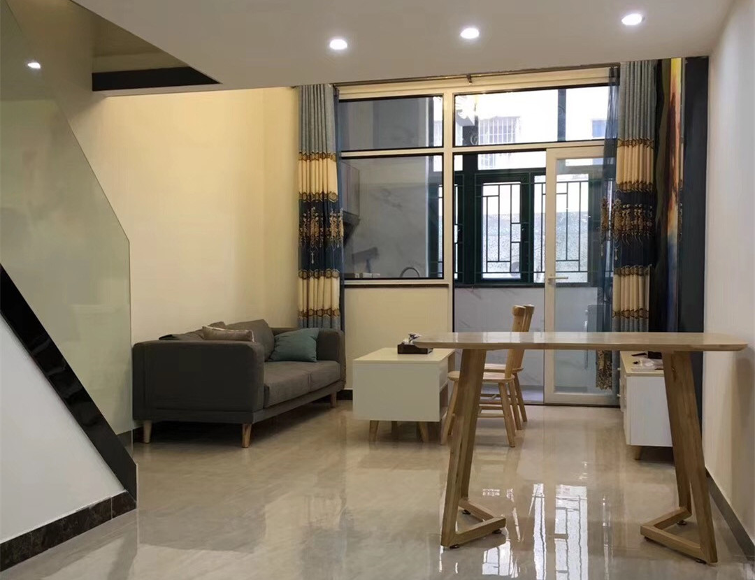 宝安中心区西乡臣田《东方雅苑》地铁口复式精装带家私 每平16800元起