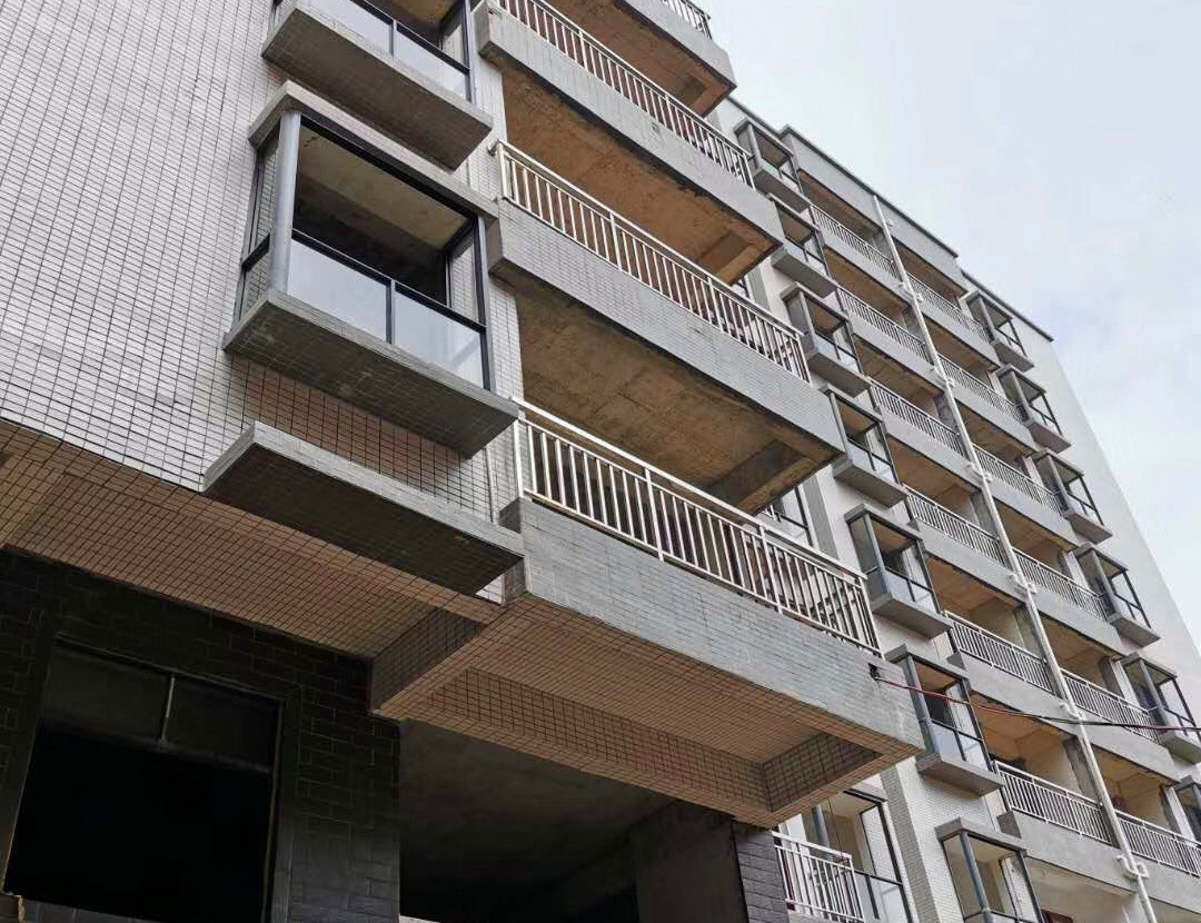 东莞大岭山广场《中央美邸》3栋电梯小产权房出售 首付2成，分期3年