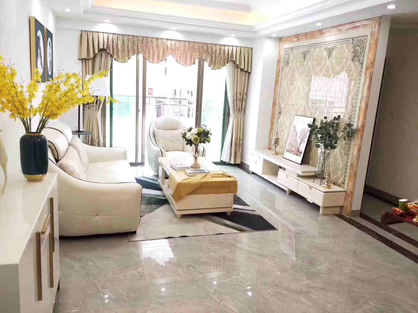 东莞大岭山杨屋《鼎峰豪庭》小产权房 15分钟直达深圳 楼下免费停车场 均价4800元