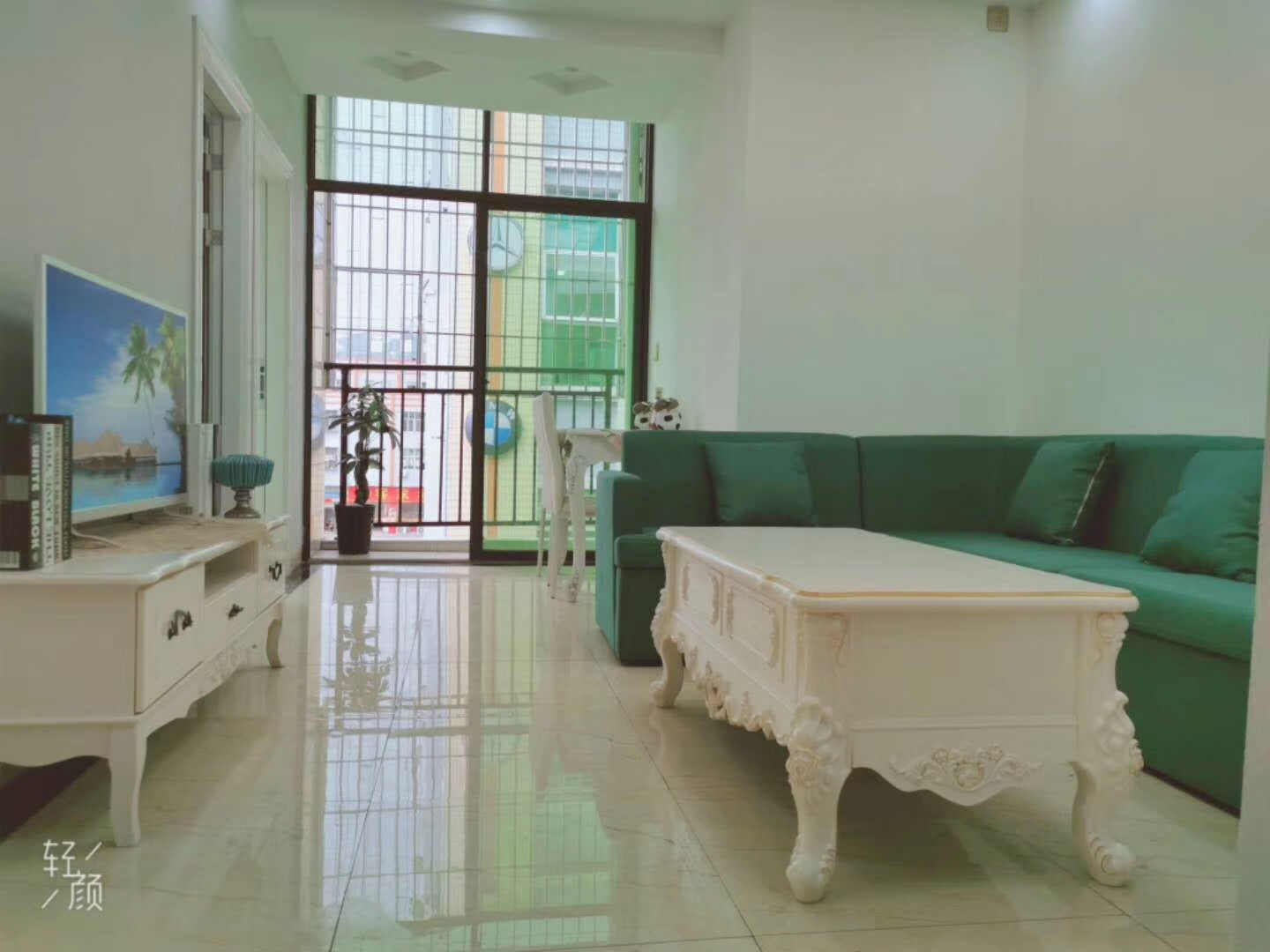 大浪上横朗同胜学校旁《创富时代》马路第一排，停车位充足，总价41.8万起