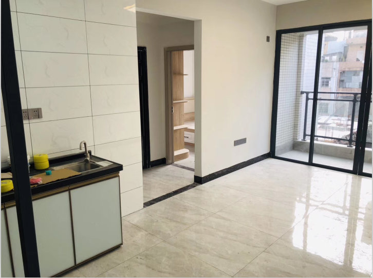 东莞厚街寮夏《阳光100》专属停车场，《上林苑》精装修出售