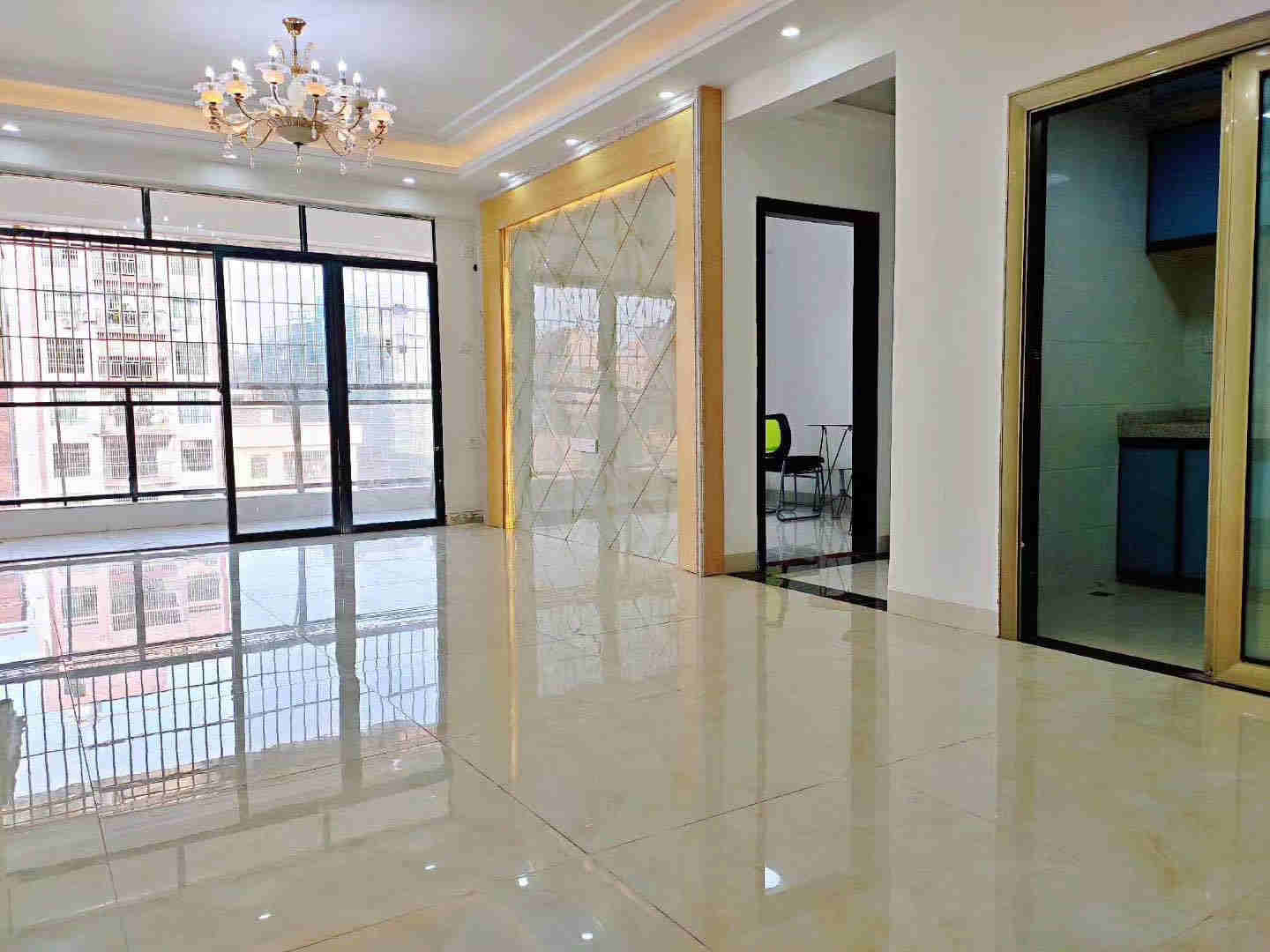 松山湖大岭山马蹄岗《松湖御景湾》小产权房出售 大阳台大飘窗 均价4380元