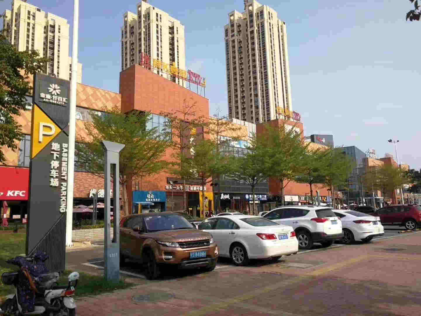 东莞塘厦林村《金地龙庭》小产权房一梯4户，自带停车场 总价47.8万起