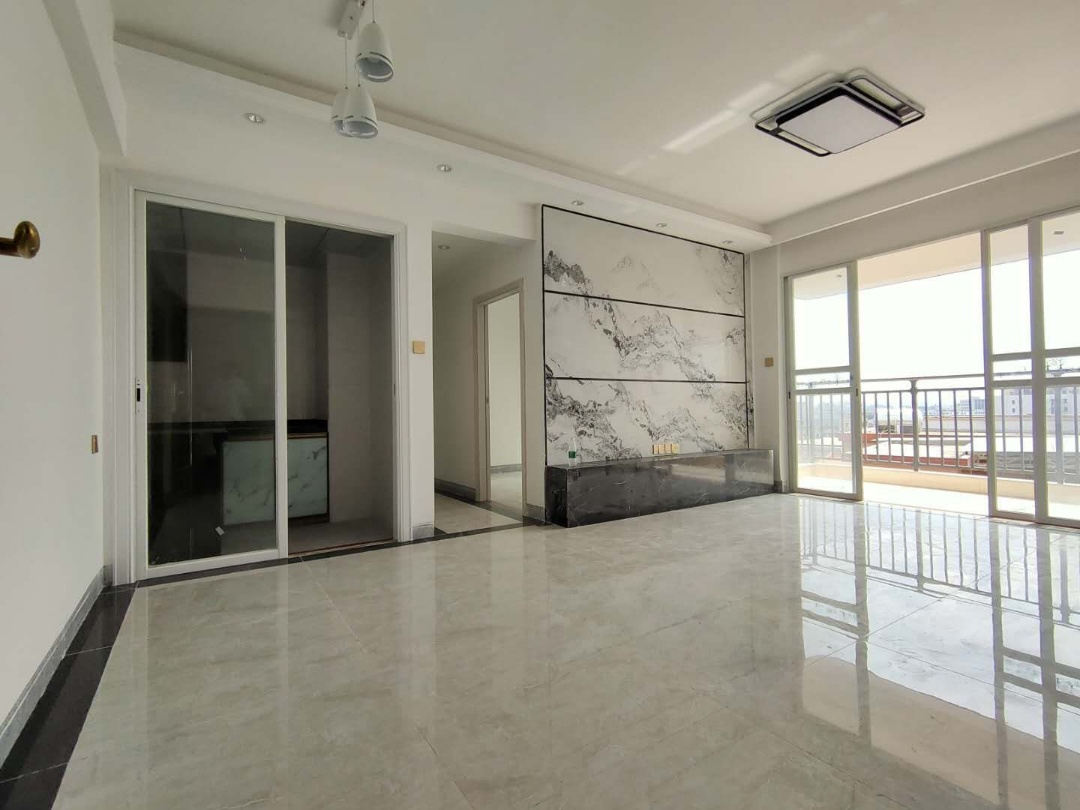 东莞大朗R1号线地铁口小产权《松湖天誉城》三栋合围式小区房 首付6.5万起