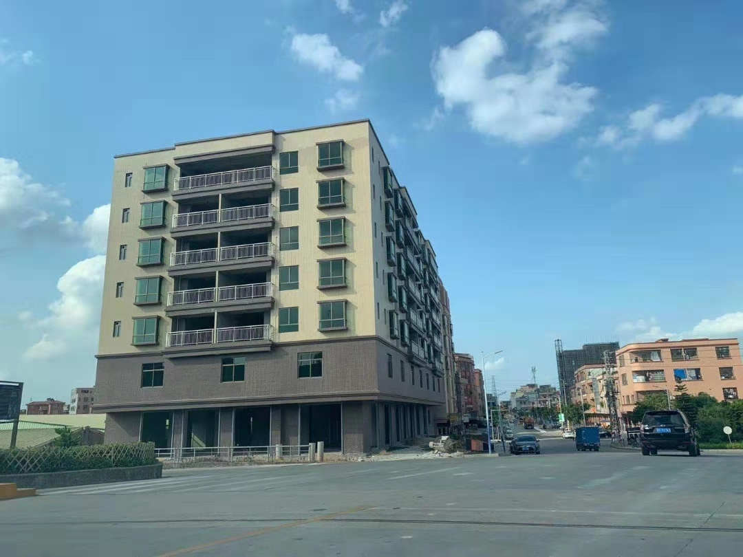 东莞横沥村头市场《新城一品》户户大阳台 自带停车场 大三房总价27.8万