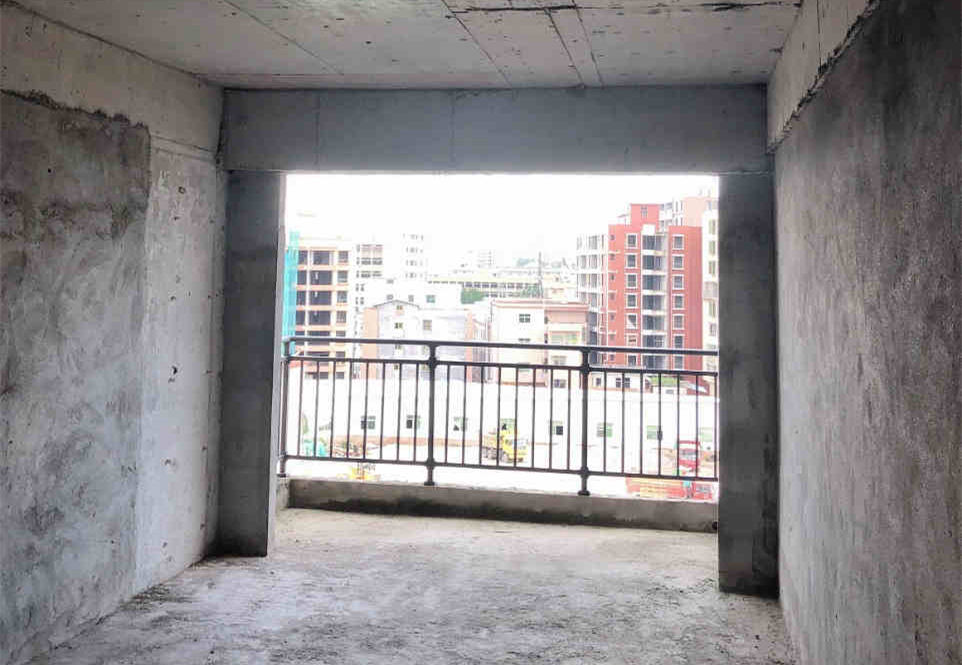 东莞大岭山连平圩《峦湖雅苑》小产权房楼盘，首付9.4万起，可分期2年