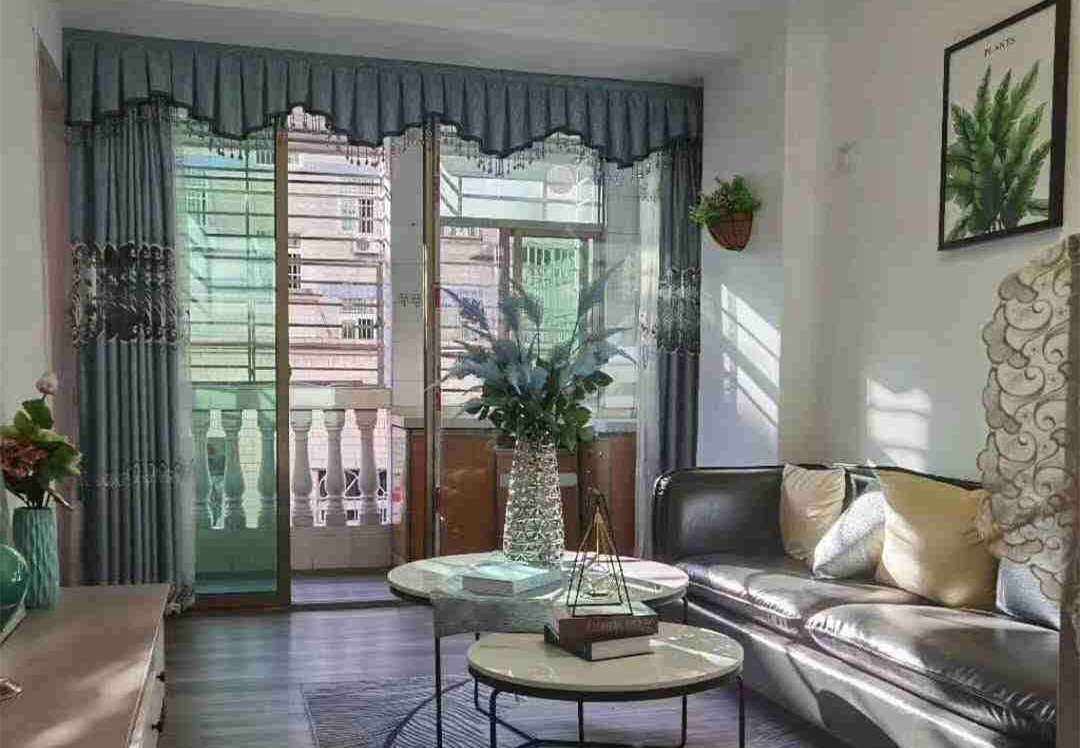 大浪三合华侨新村《华悦大厦》小产权房子，6号线地铁口400米，精装两房66.8万起