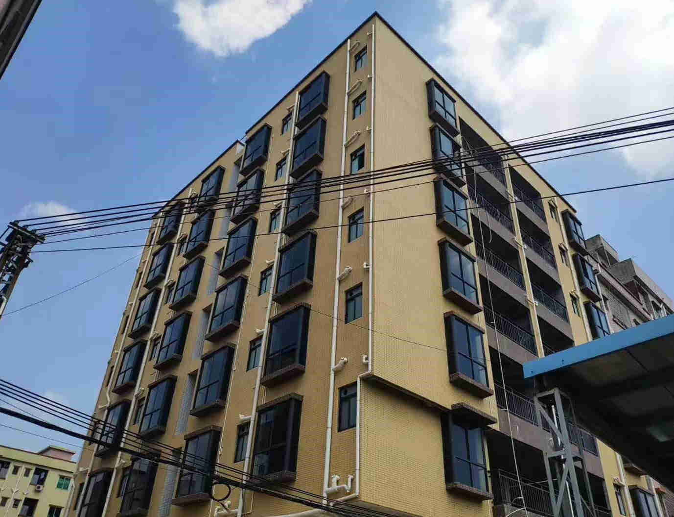 东莞横沥月塘《松湖居》小产权房，楼下公园，门口商场，带独立停车场