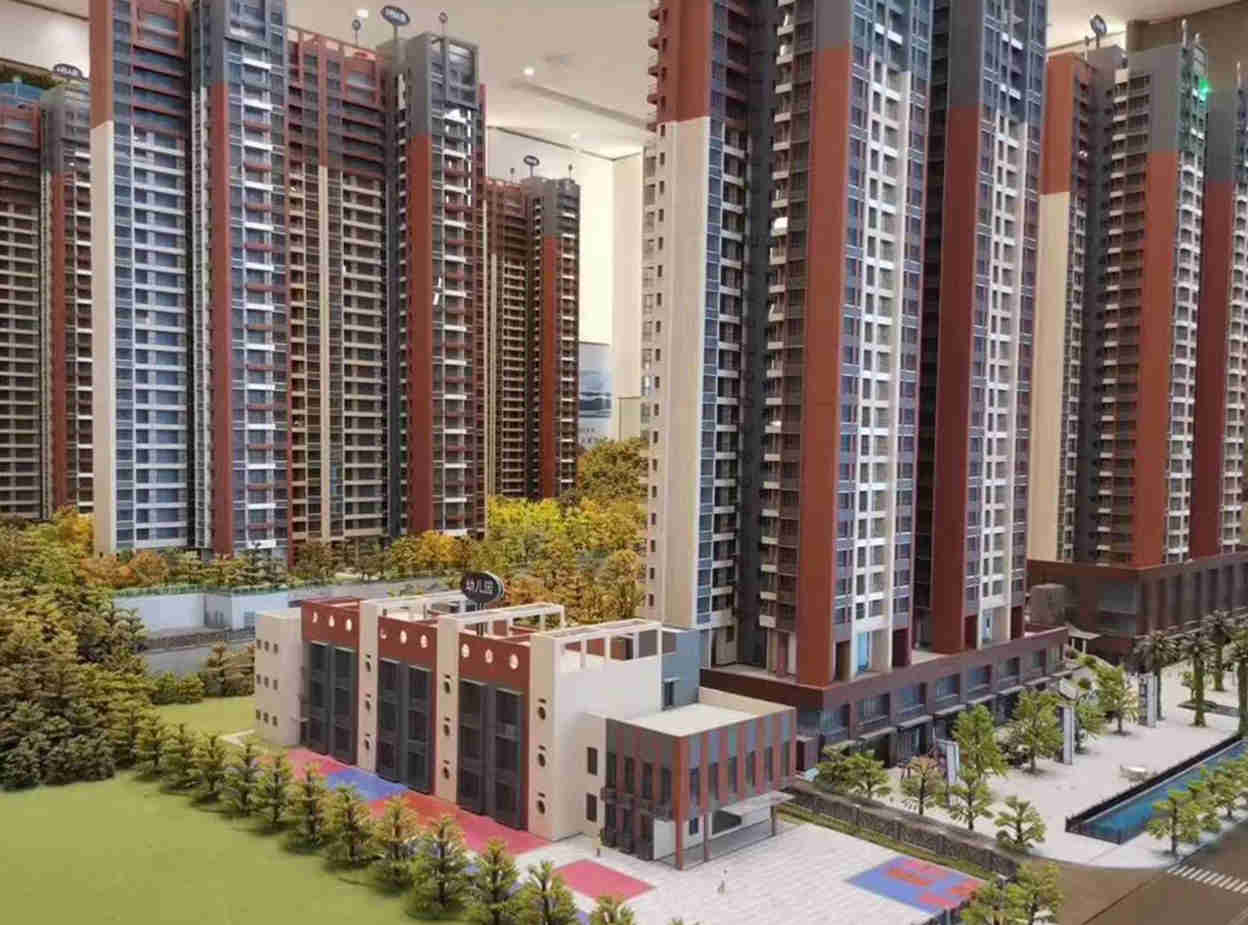 龙岗豪宅《半山名著》12栋大型花园社区统建楼，可以落户，积分入学，70年产权