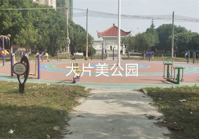 东莞大岭山大片美《幸福花园》自带停车场，一梯2户，马路边，三房38.8万