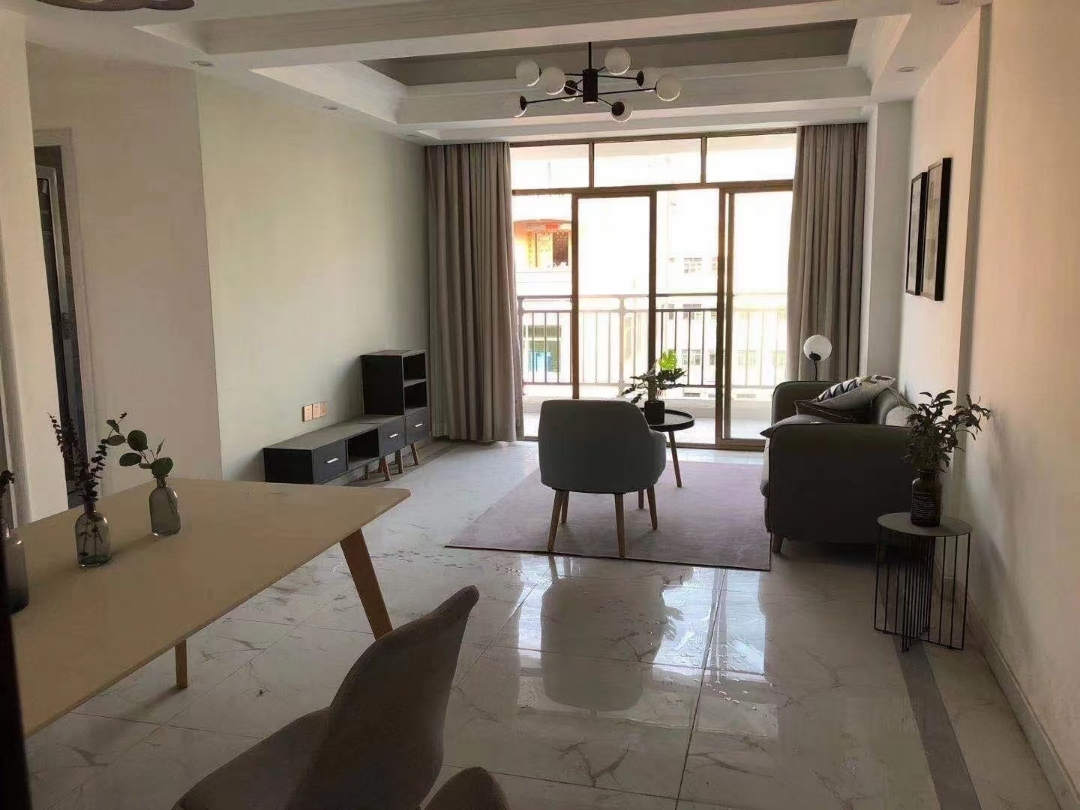 东莞厚街寮厦《厚街名苑》地铁口 公园里 马路旁，学区房，均价3980元