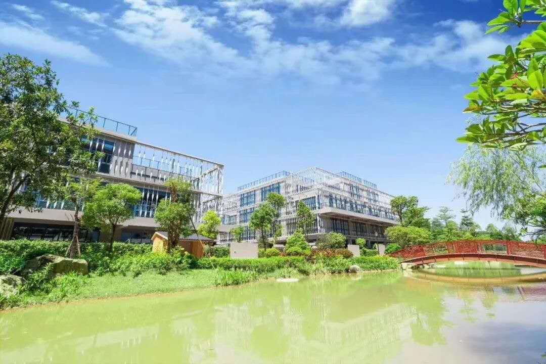 东莞南城水濂山《南开U创谷》大型花园统建楼，总价40万起，分期8年，反租20年