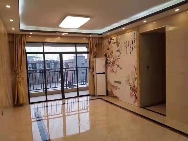 东莞横沥村尾《松湖学府雅苑》自带停车场和管道天燃气，均价5000元