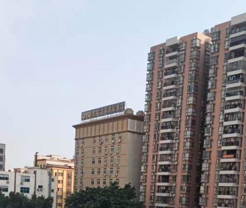 长安中心咸西《鼎峰公馆》小产权房 正规报建手续齐全 颁发绿本 大型停车场