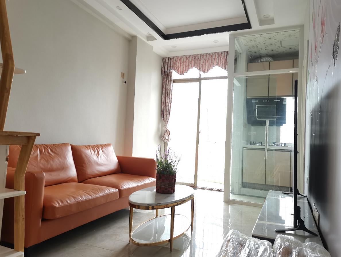 龙岗南联《龙峰雅居》地铁口小产房 带天然气 自带停车场 依山傍水  名校公园围绕 自住投资 回报率超高