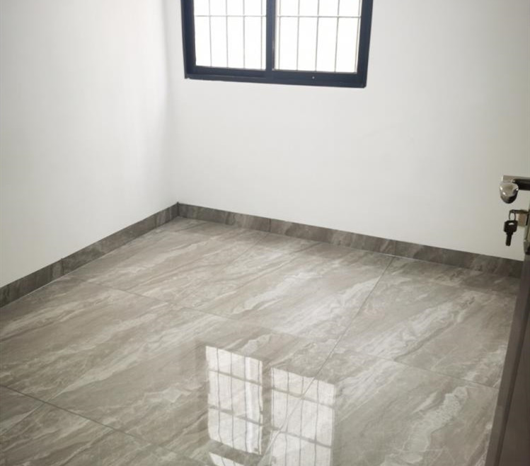 深圳石岩应人石《嘉年华》地铁口小产权房 邻近南山 自带‬‬停车位