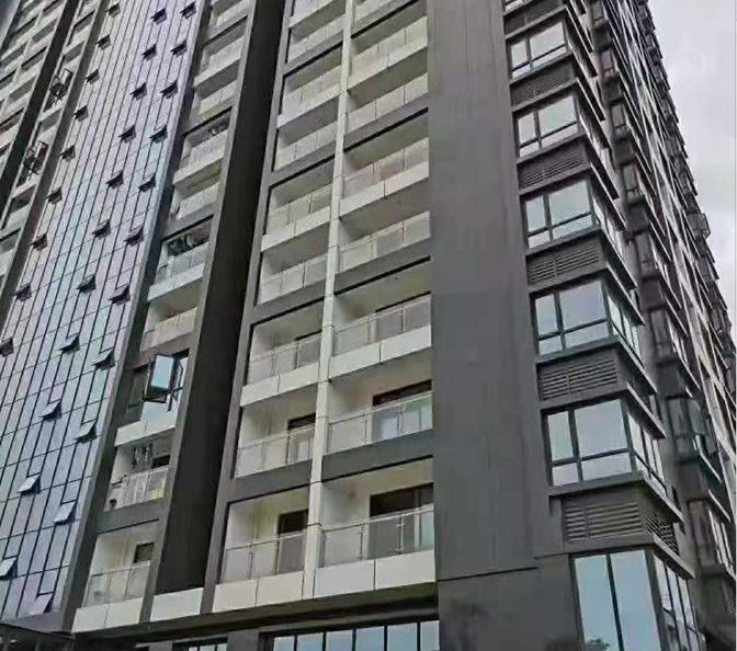 东莞厚街两栋大型花园统建楼《 滨海壹号》珊美地铁口 两层停车场 天然气入户 双空中花园 首付3成