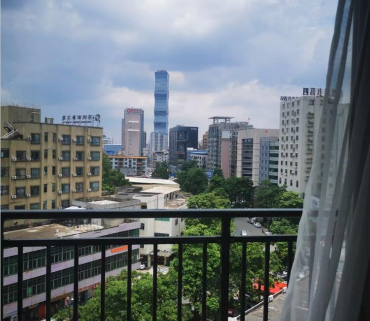 东莞长安宵边小产权房《中央天城》 R3地铁500米 万达天虹商场旁 配套齐全