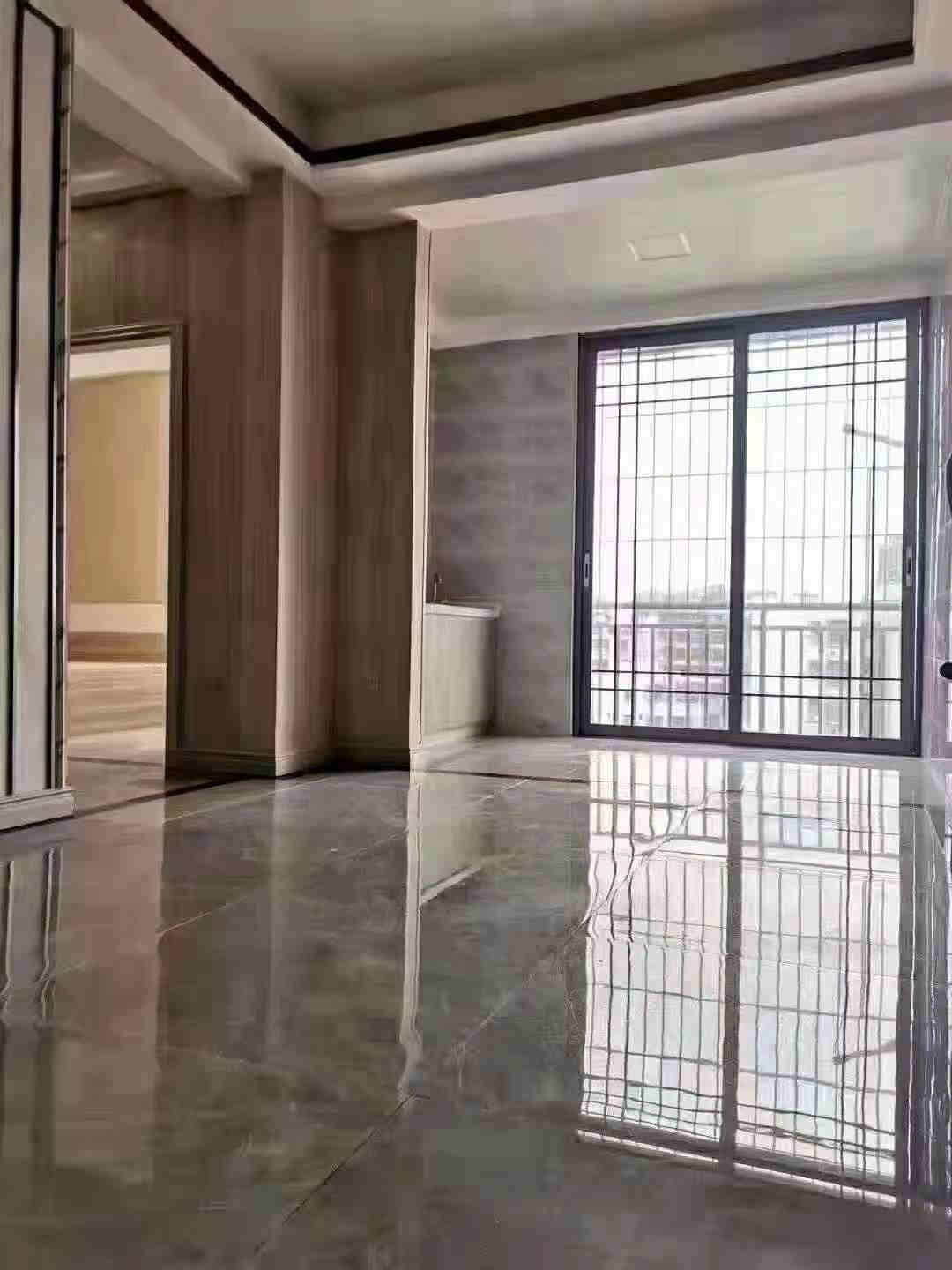 龙华双地铁口小产权房《弓村家园》通天然气 户户大阳台 可落户 带停车场