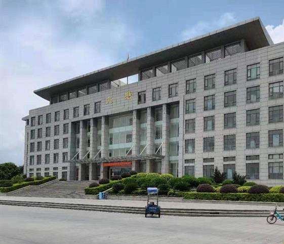 东莞大岭山地塘岭小产权房《依山铭居》松山湖0距离 大型停车场 大马路第一排 无遮无挡 