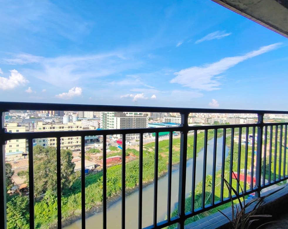 东莞虎门南栅小产权房《鎏金大厦》马路第一排 河景房 1:1停车位三房总价35.8万/套起