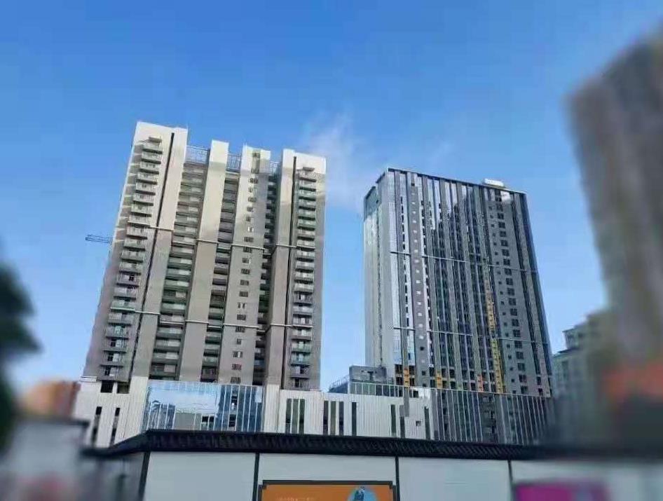 龙华中心区独立红本房《裕龙城》双地梯口 精装修交房 分期十年