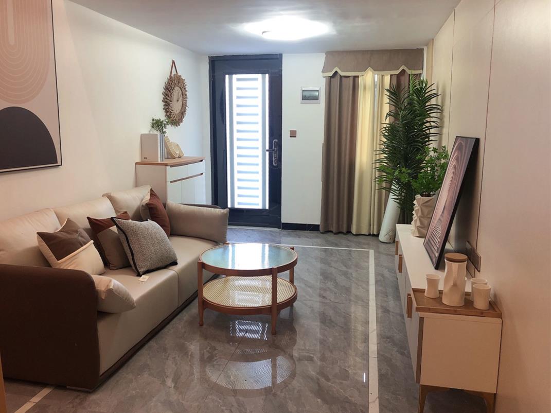 龙华2栋花园统建楼《壹方城》中心区地铁口 封闭式管理 大型停车场