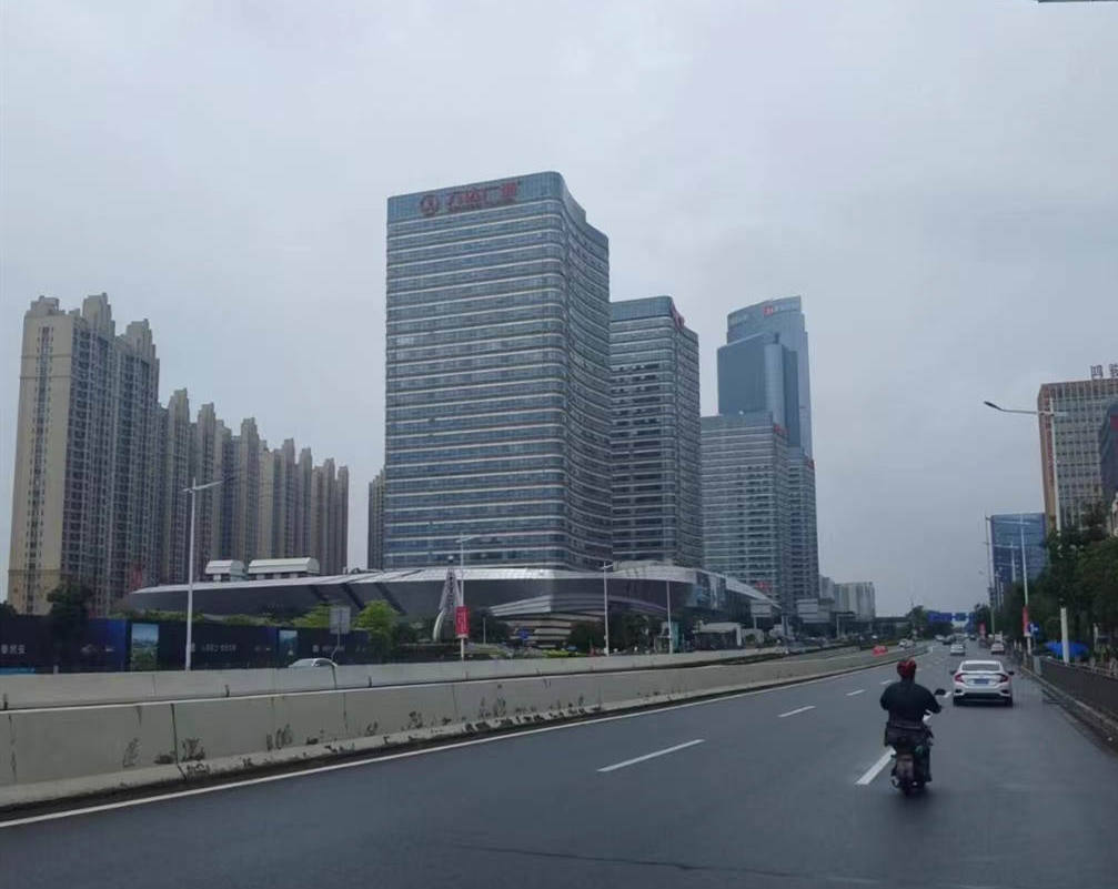 厚街河田《喜登国际》精装小产权房 正规报建 永久性产权 免费停车位