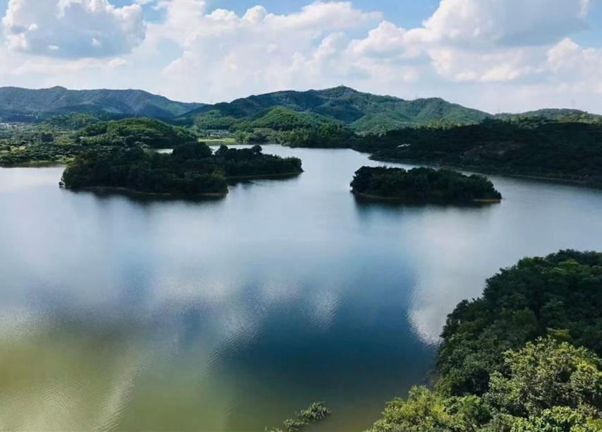 5A级公园旁宜居宜家 塘厦大坪小产权房[清湖雅园]3分钟到达深圳 美景住宅湖观山色 大型停车场