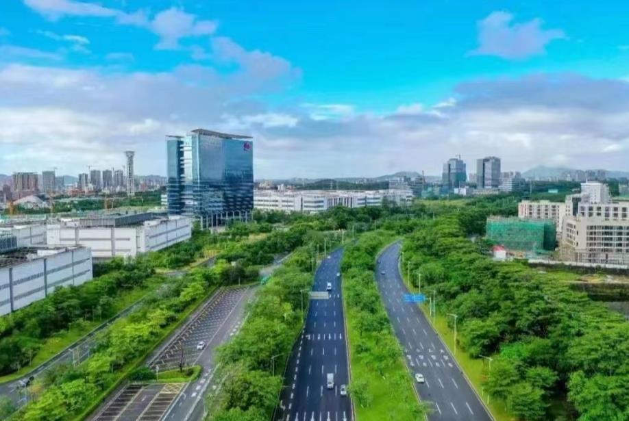 松山湖中心区《世纪公馆》华润万象汇旁 ​五轨交汇 30分钟达深圳 广州 惠州 教育生活配套俱全