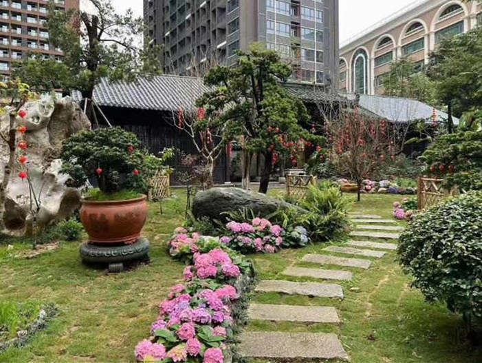 龙华大浪5栋花园小区《华府9号》地铁口 大红本 燃气入户 户户带阳台 南北朝向 三层地下停车场